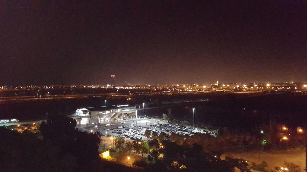 Apartamento Dúplex El Monumento San Juan de Aznalfarache Exterior foto